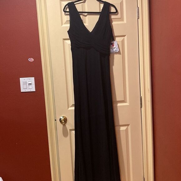 Beyond Division of Jovani Black Dress - Picture 10 of 13